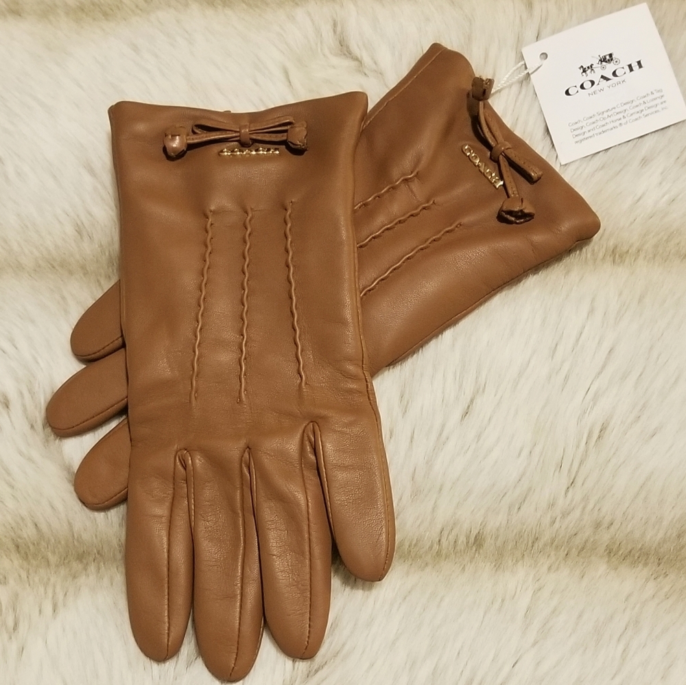 NWT Tan Leather Coach Gloves
